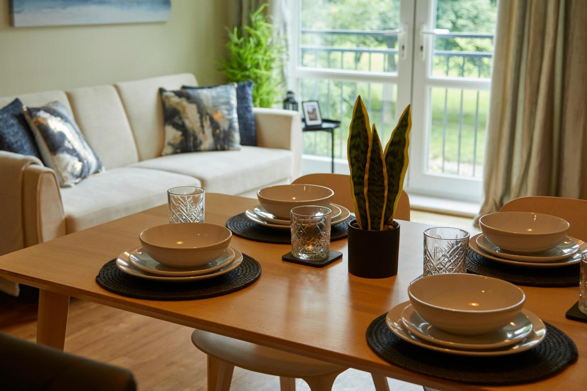 Stylish 2-Bedroom Apartment With Free Parking Галифакс Экстерьер фото