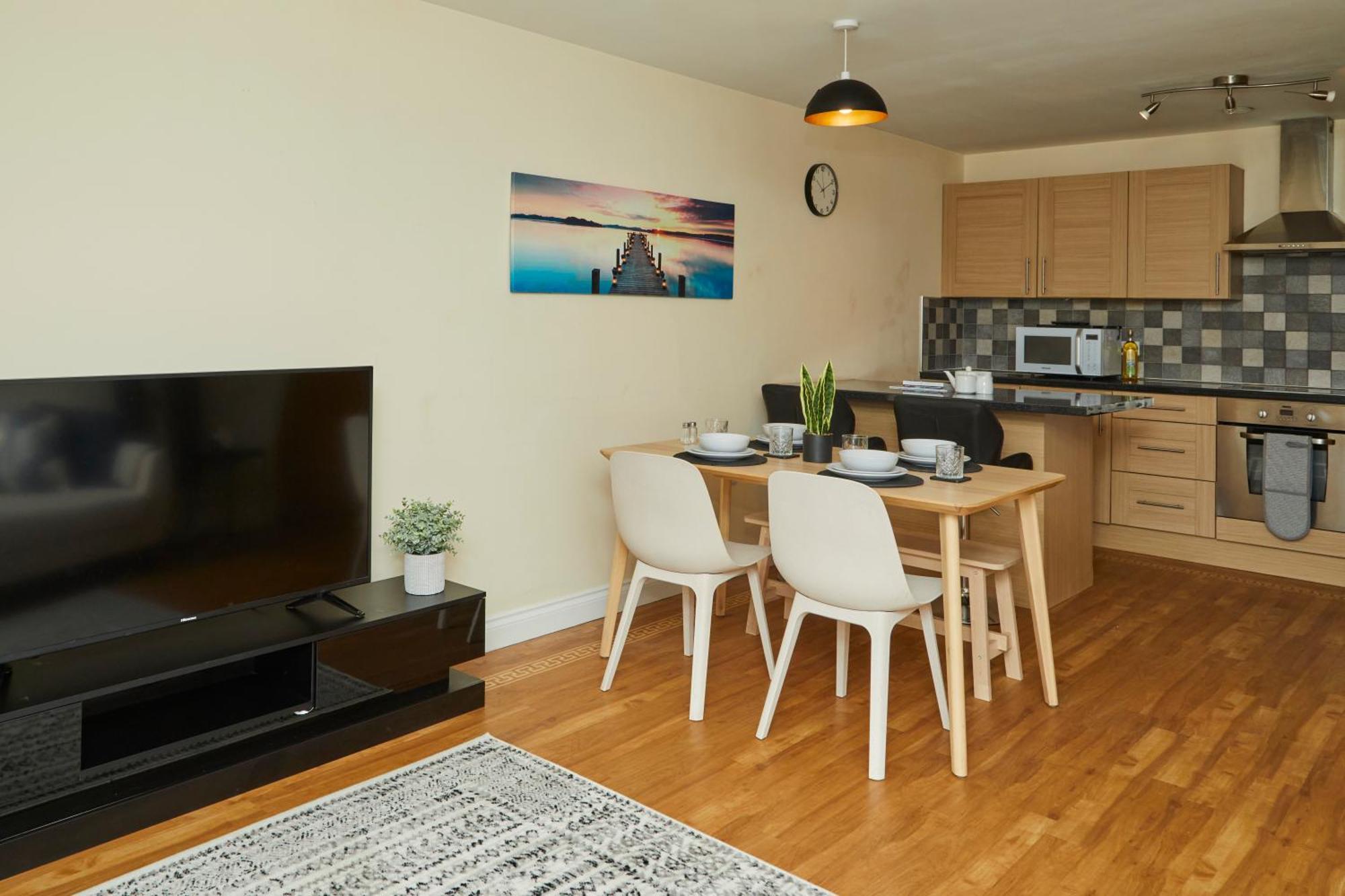 Stylish 2-Bedroom Apartment With Free Parking Галифакс Экстерьер фото