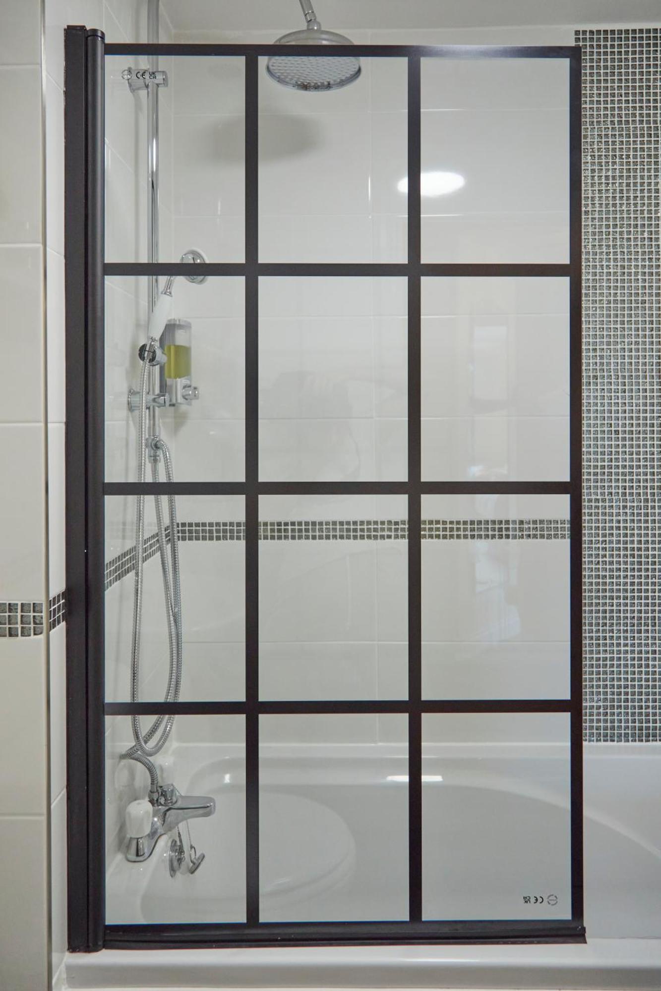 Stylish 2-Bedroom Apartment With Free Parking Галифакс Экстерьер фото